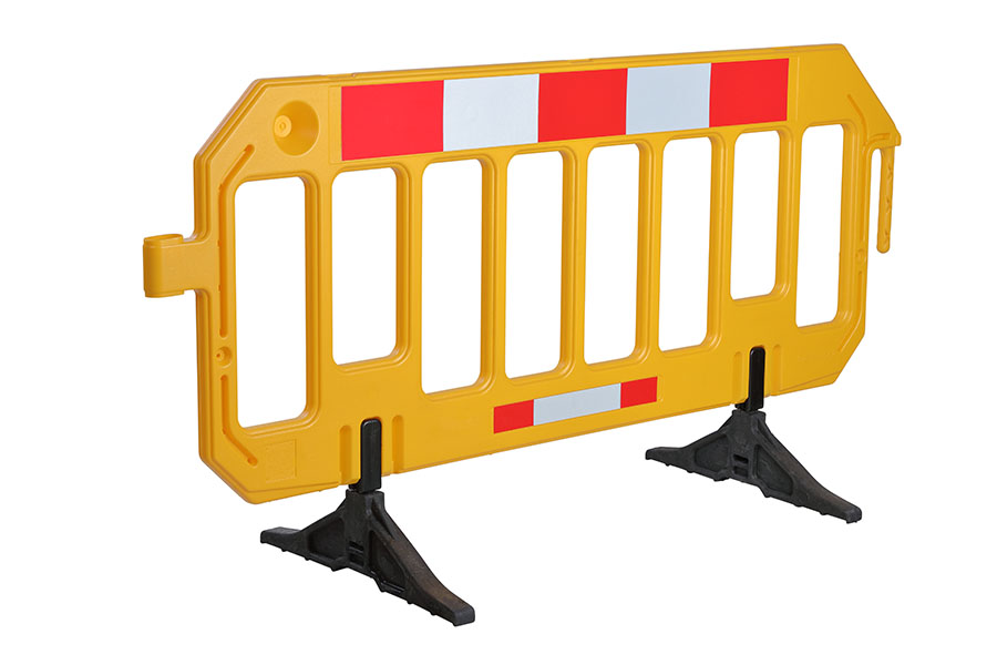Barrières de sécurité en polyéthylène avec bandes auto réfléchissantes
